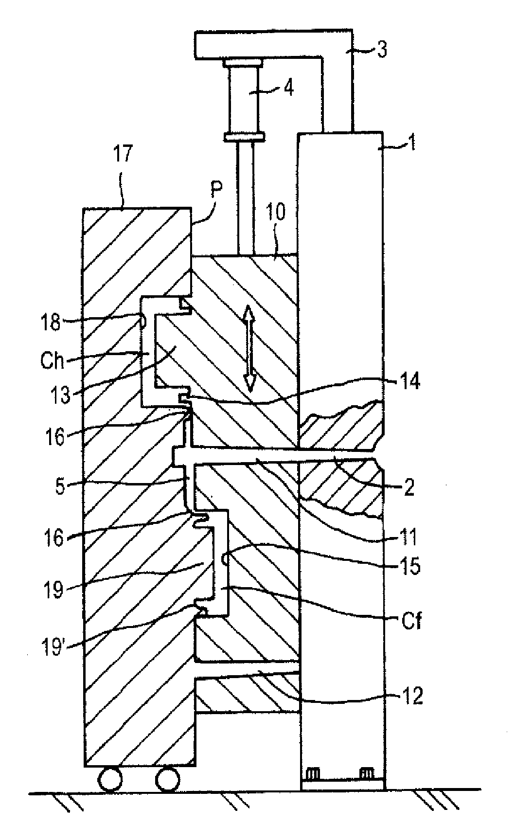 Method and apparatus for forming hollow moldings having thin film on inner surface