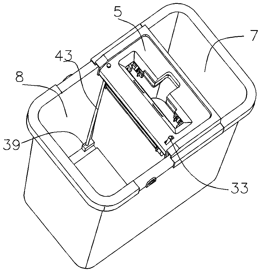 Cleaning tool for squeezing flat mop