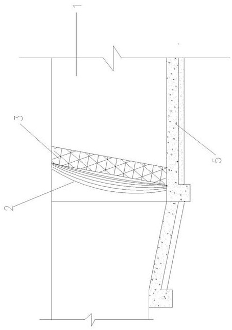 Arc-shaped trash holding device capable of shunting and collecting trash