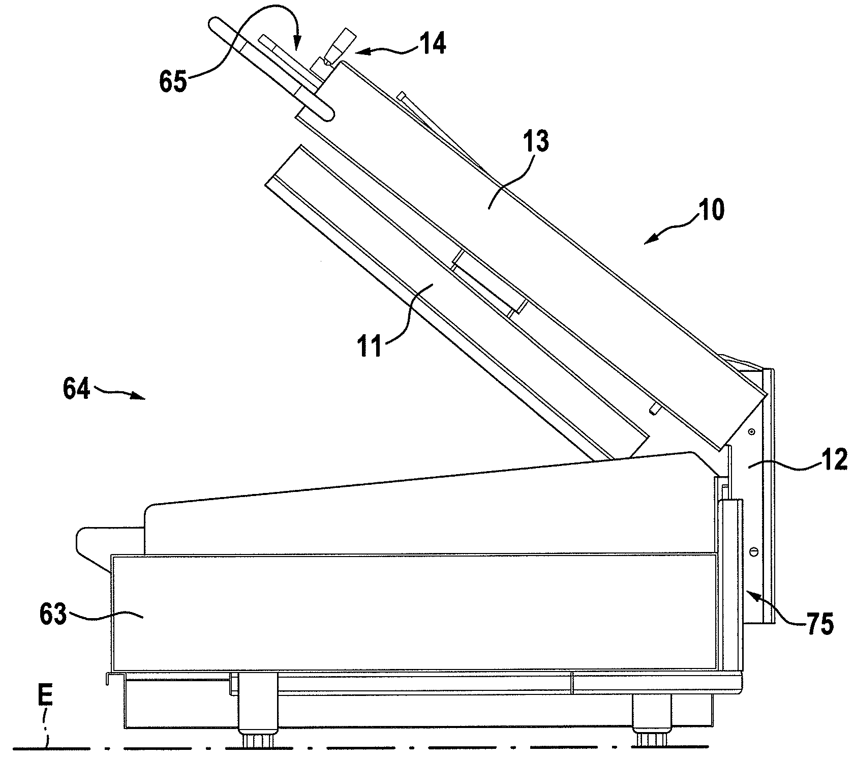Centre arm for holding an upper contact grilling or roasting plate as well as contact grilling or roasting devices with such a centre arm