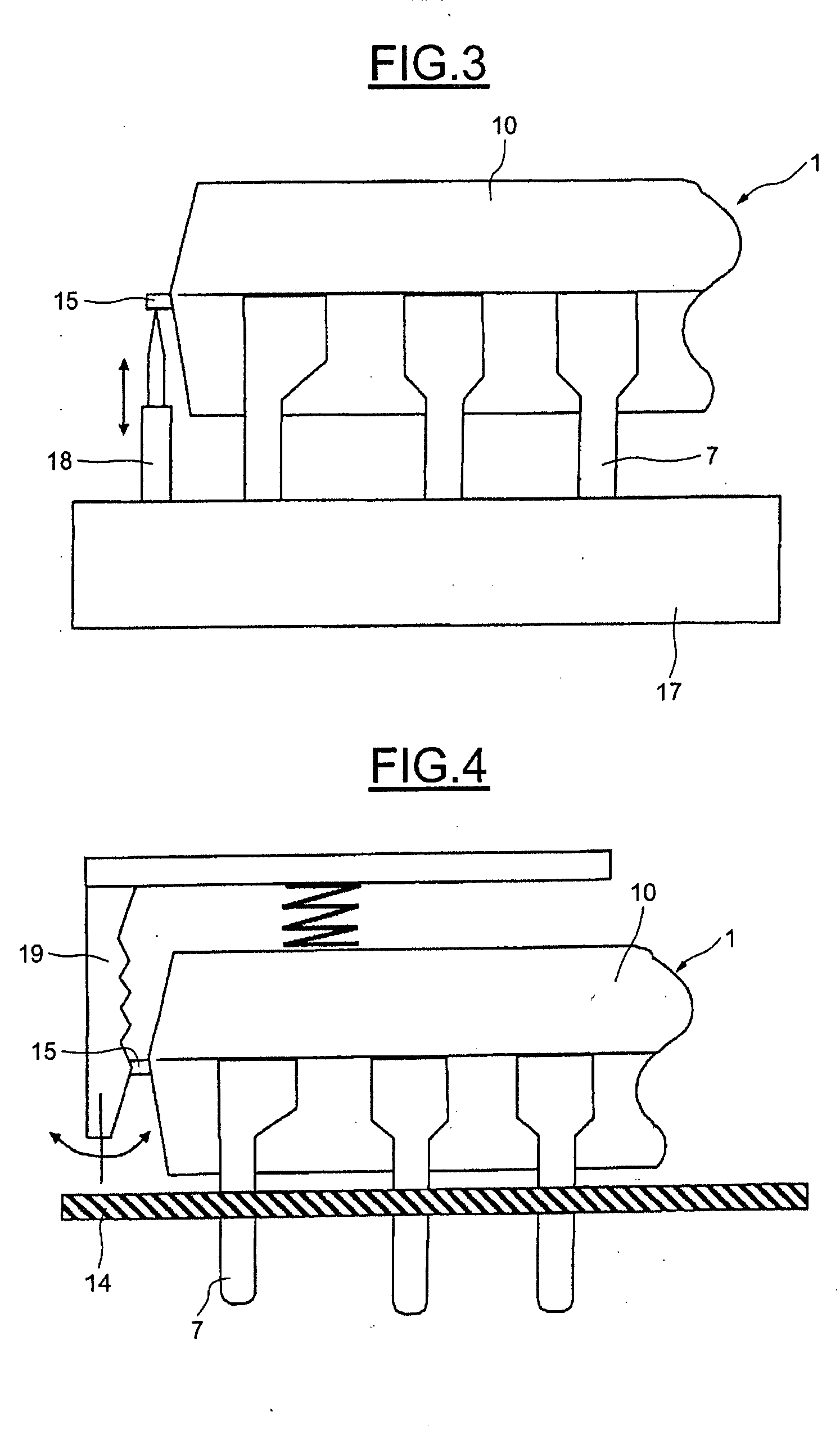 Semiconductor package having functional and auxiliary leads, and process for fabricating it