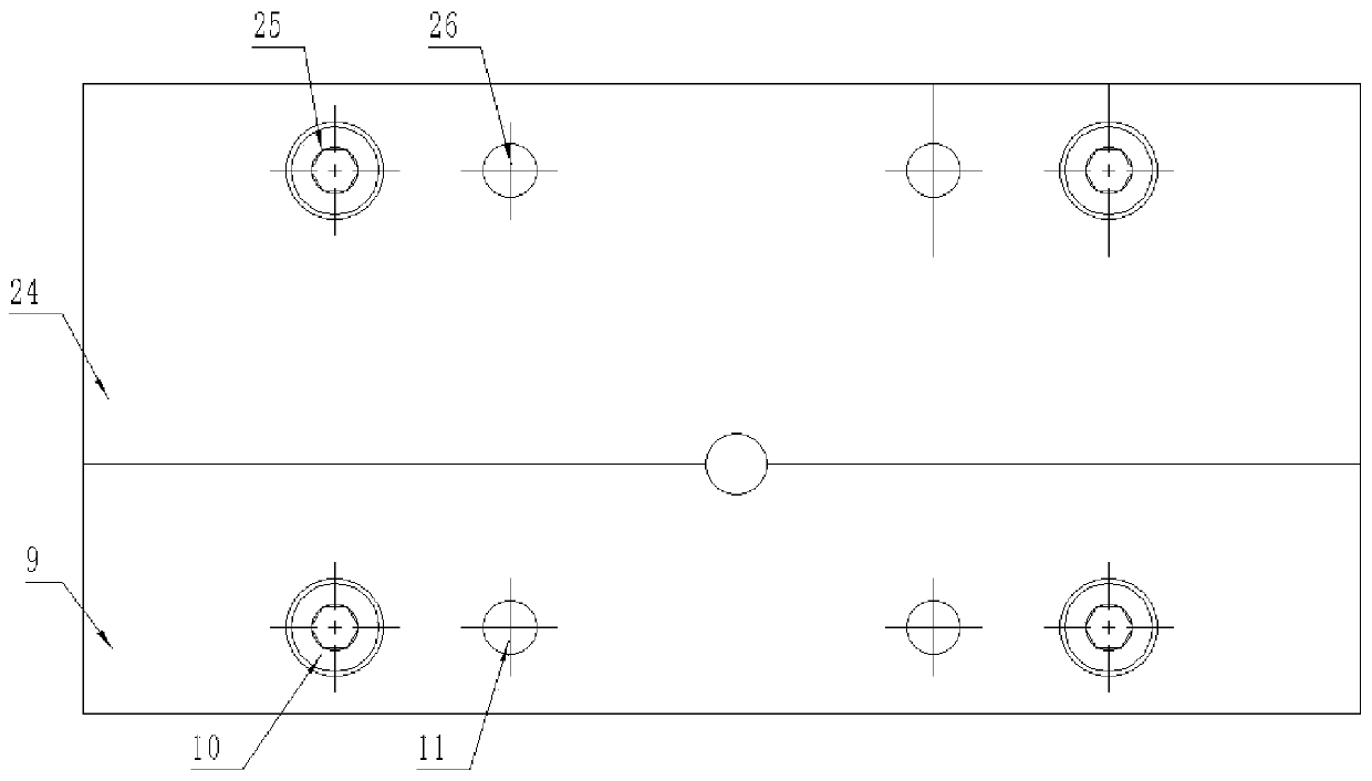 Mould for hollow sealing piece with fabric and continuous moulding method thereof