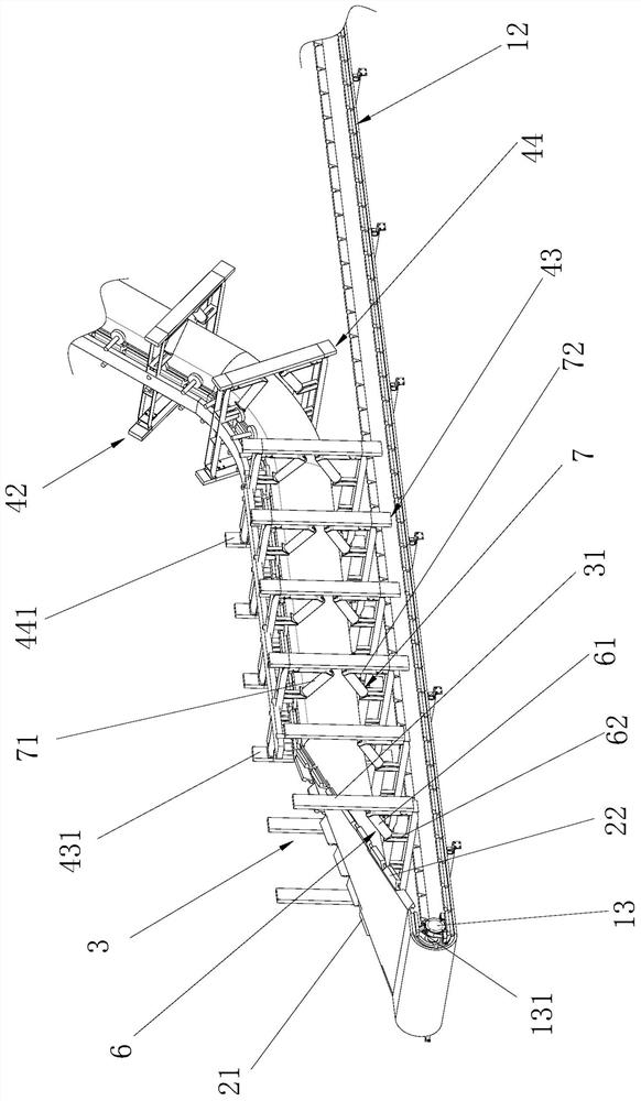 Super-large-inclination-angle material lifting conveying equipment