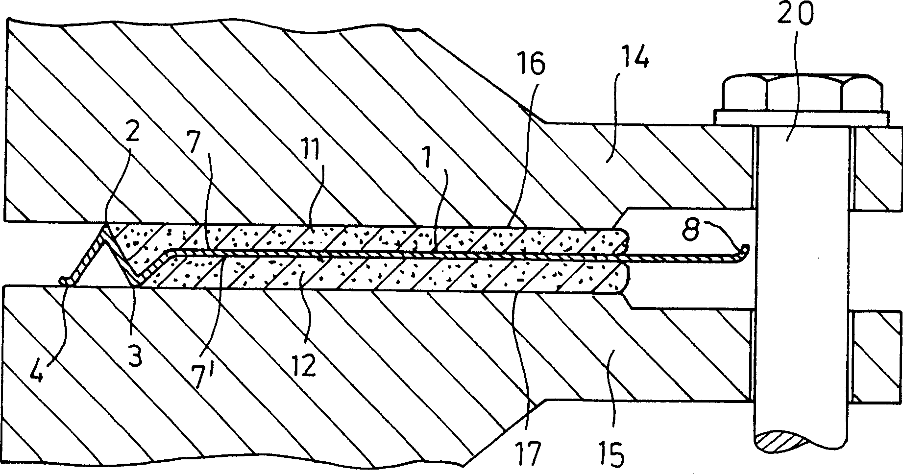 Stamped sealing arrangement for flat flanged joint