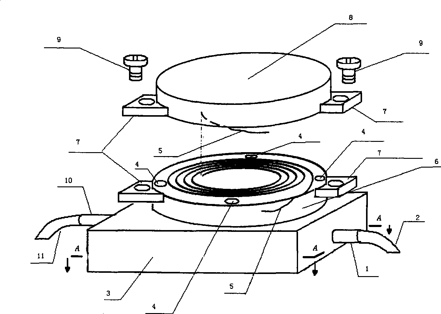 Circulation device refrigerated by optical fiber integrally