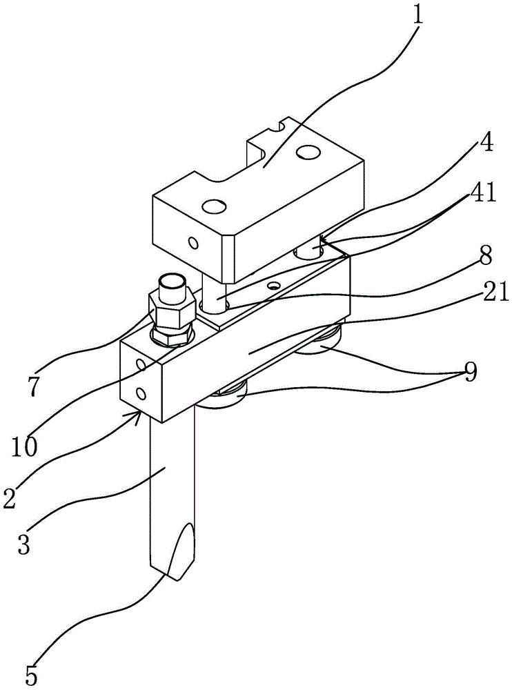 A suction structure for pipe feeding