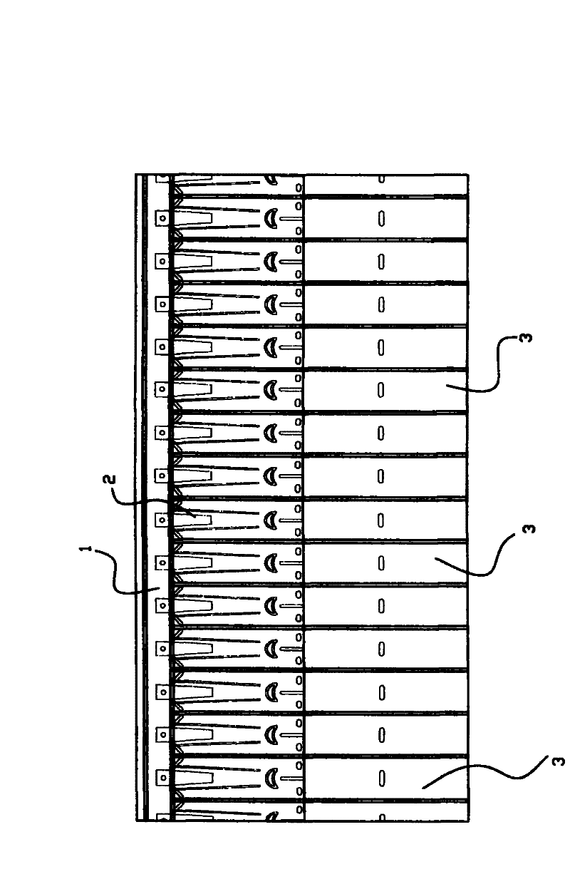 Air packaging device and production method for same