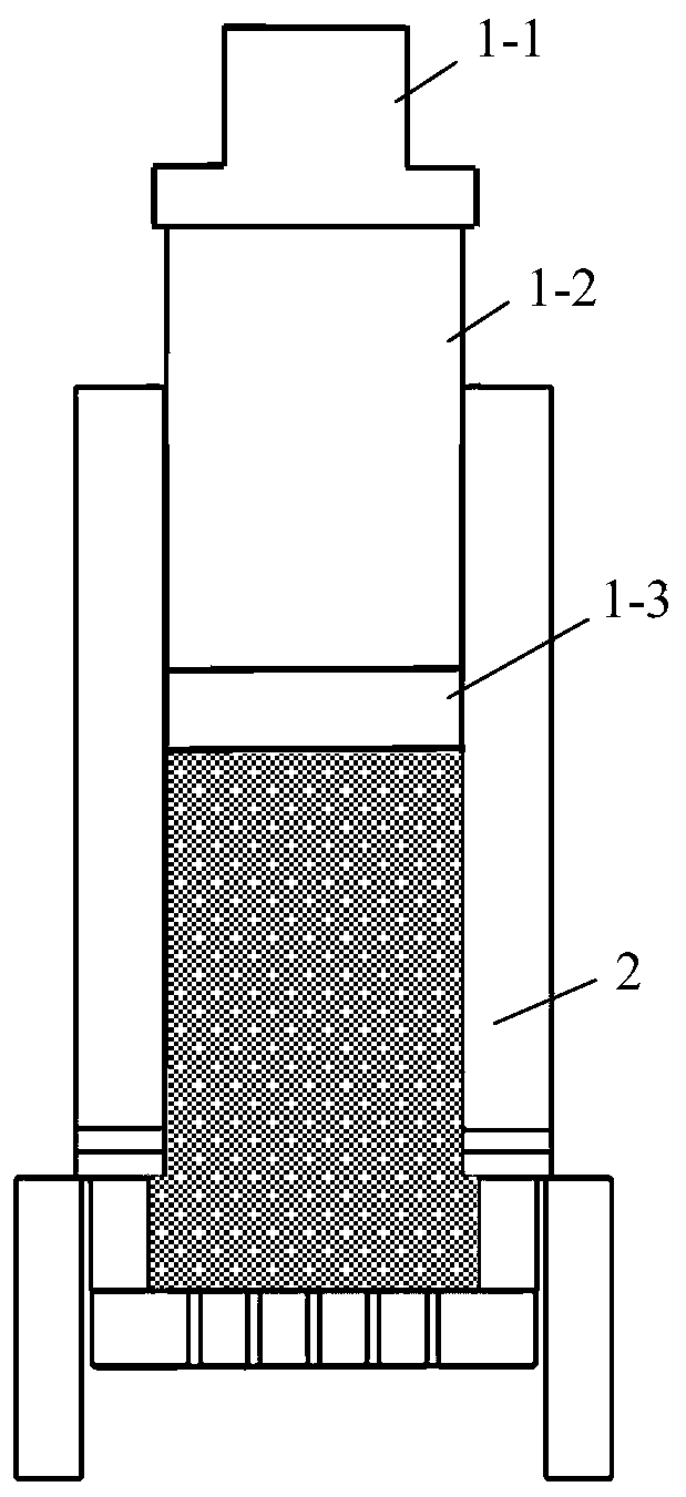A mold for forming a stepped carbon fiber bonded body and its use method