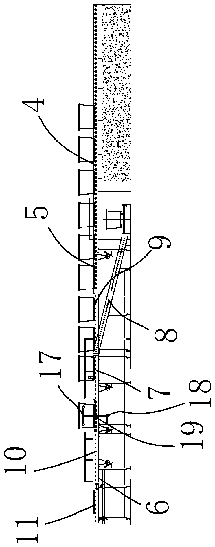 An automatic conveying and vibrating system for medical waste treatment