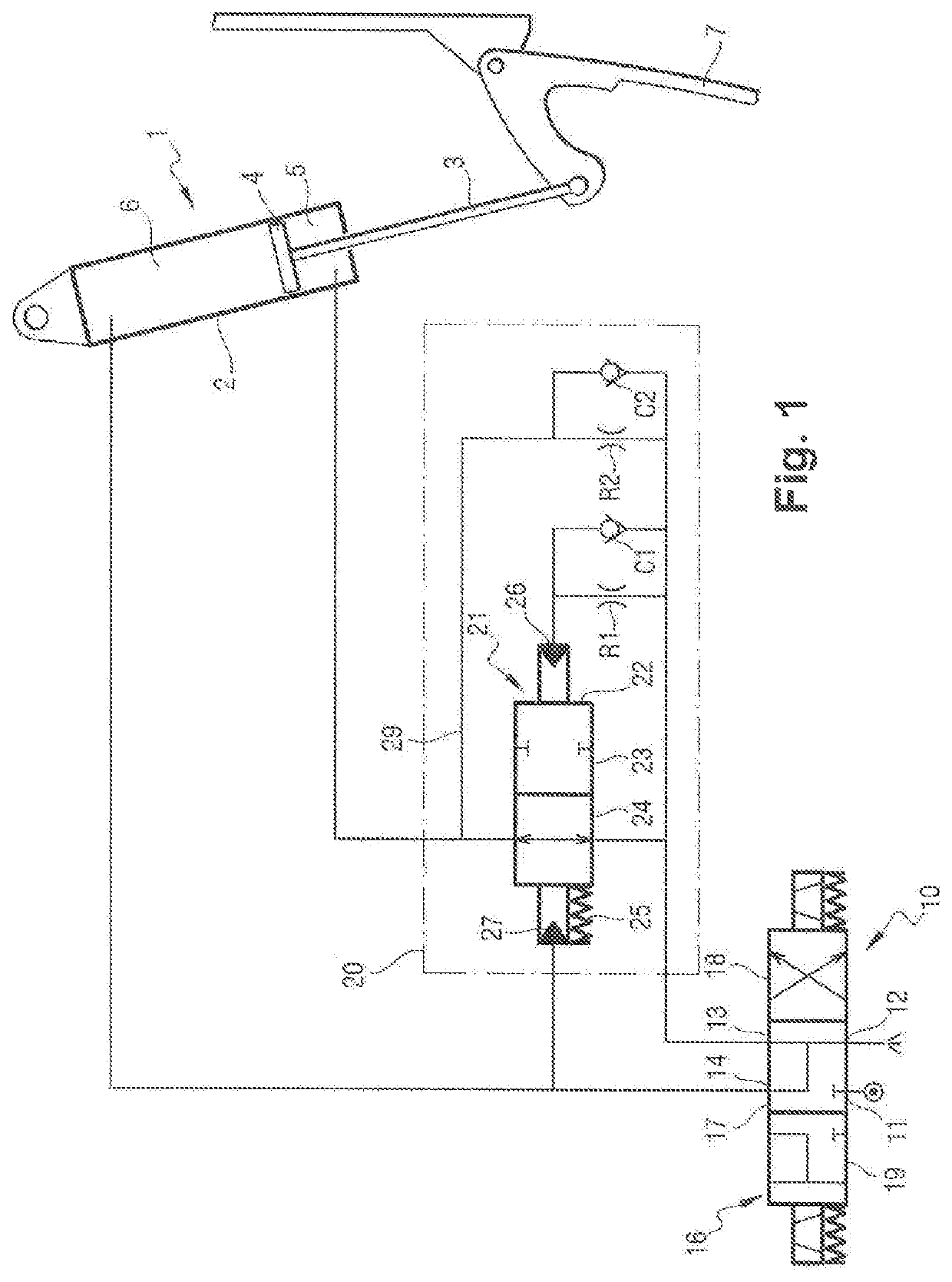 Hydraulic circuit for feeding an actuator, in particular for use in moving a door of an aircraft bay