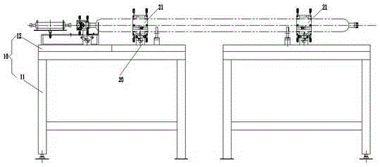 Adjusting bracket for adjusting light paths of a plurality of parallel laser tubes