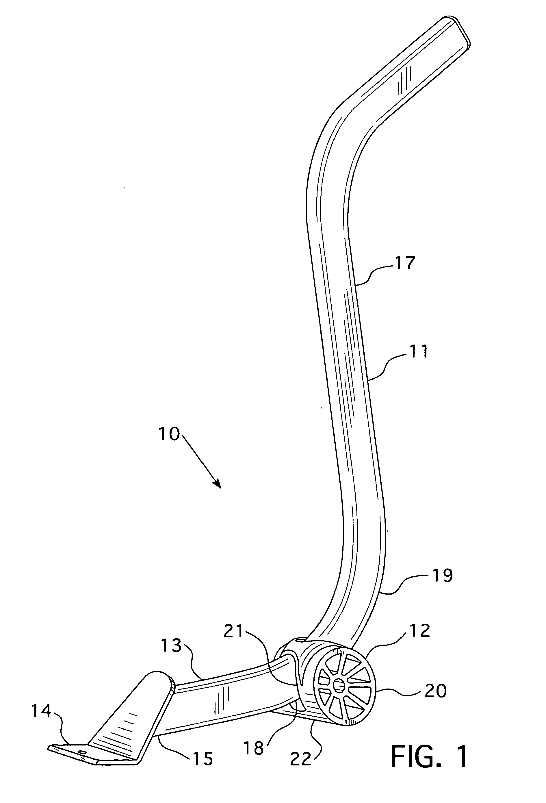 Pry bar with sliding fulcrum assembly