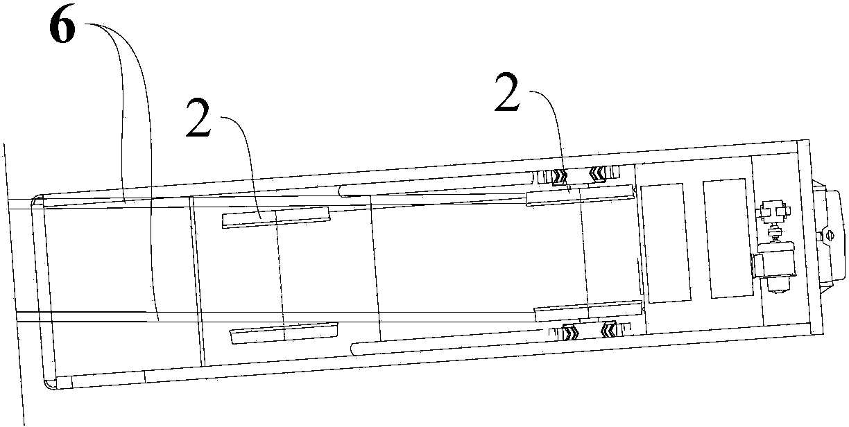 Electric locomotive derailment detection device and electric locomotive with same