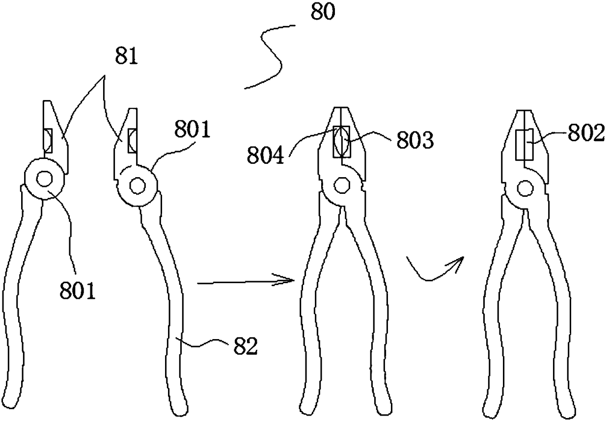 Automatic sequencing charging mechanism applicable to clamp body processing