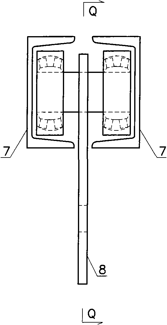 Underwater pier wall cleaning method and movable bracket thereof