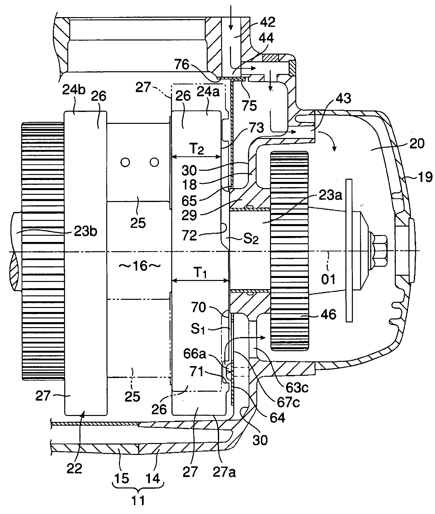Dry-sump, four-stroke engine lubrication device