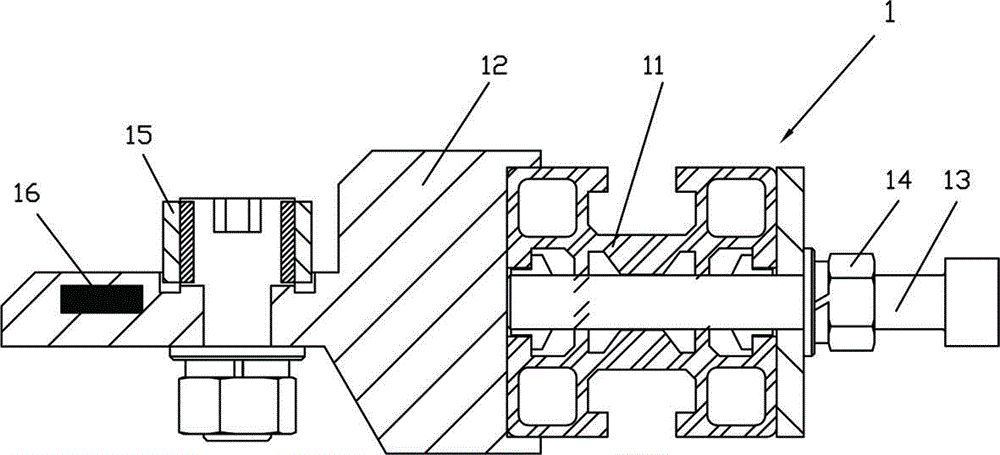 Device used for neatly beating and aligning large-width steel plate