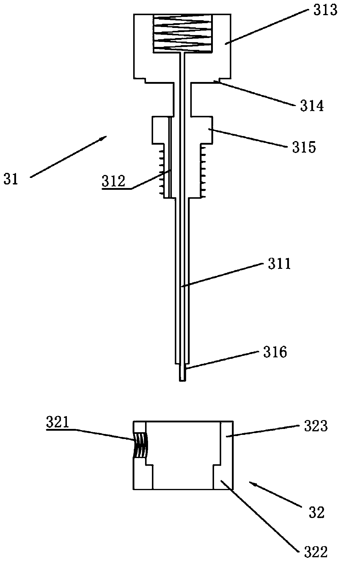 Gas injection device applied to lotus-root-shaped structure low-capacitance coaxial line