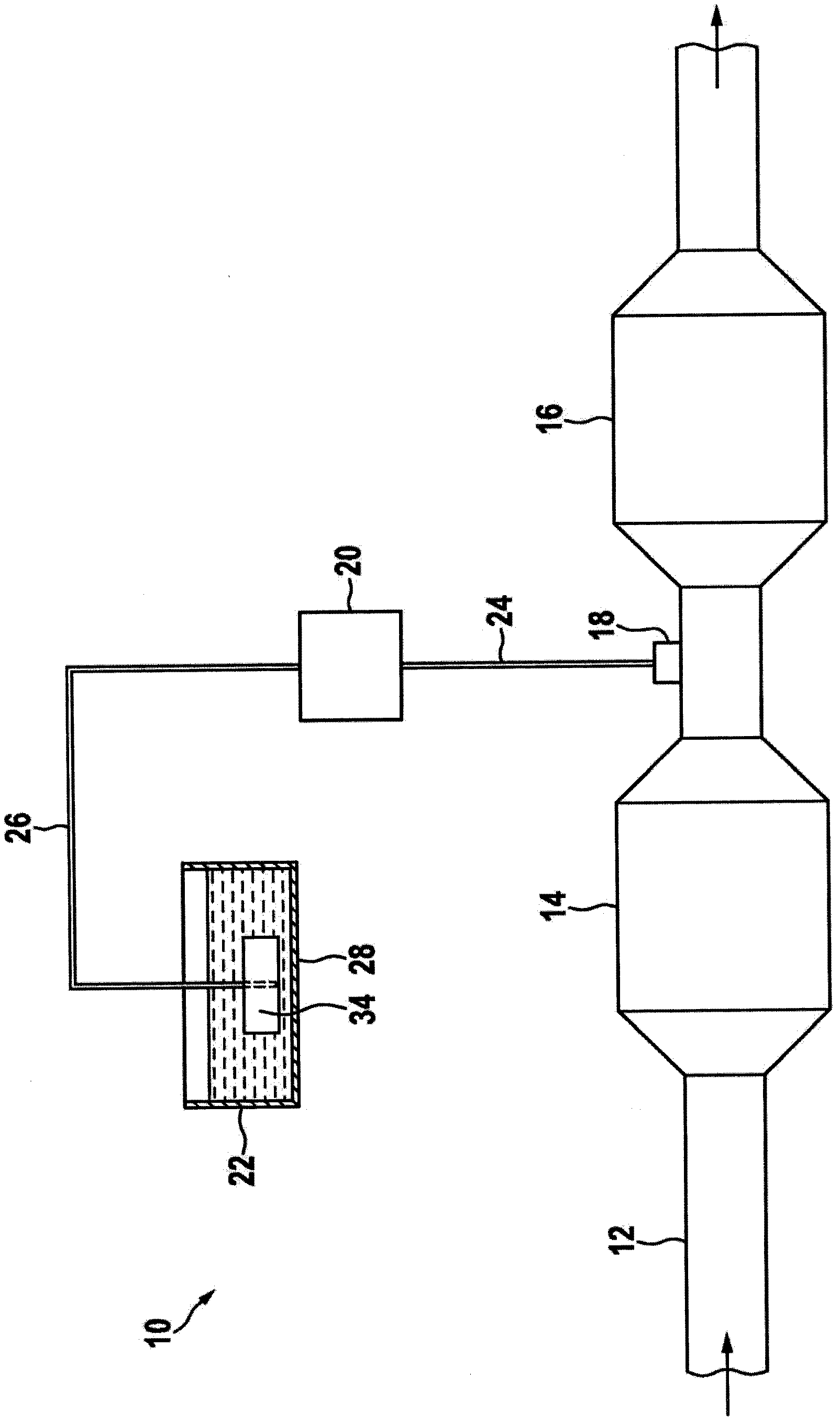 Reservoir for a liquid medium having a suction device and a filter unit