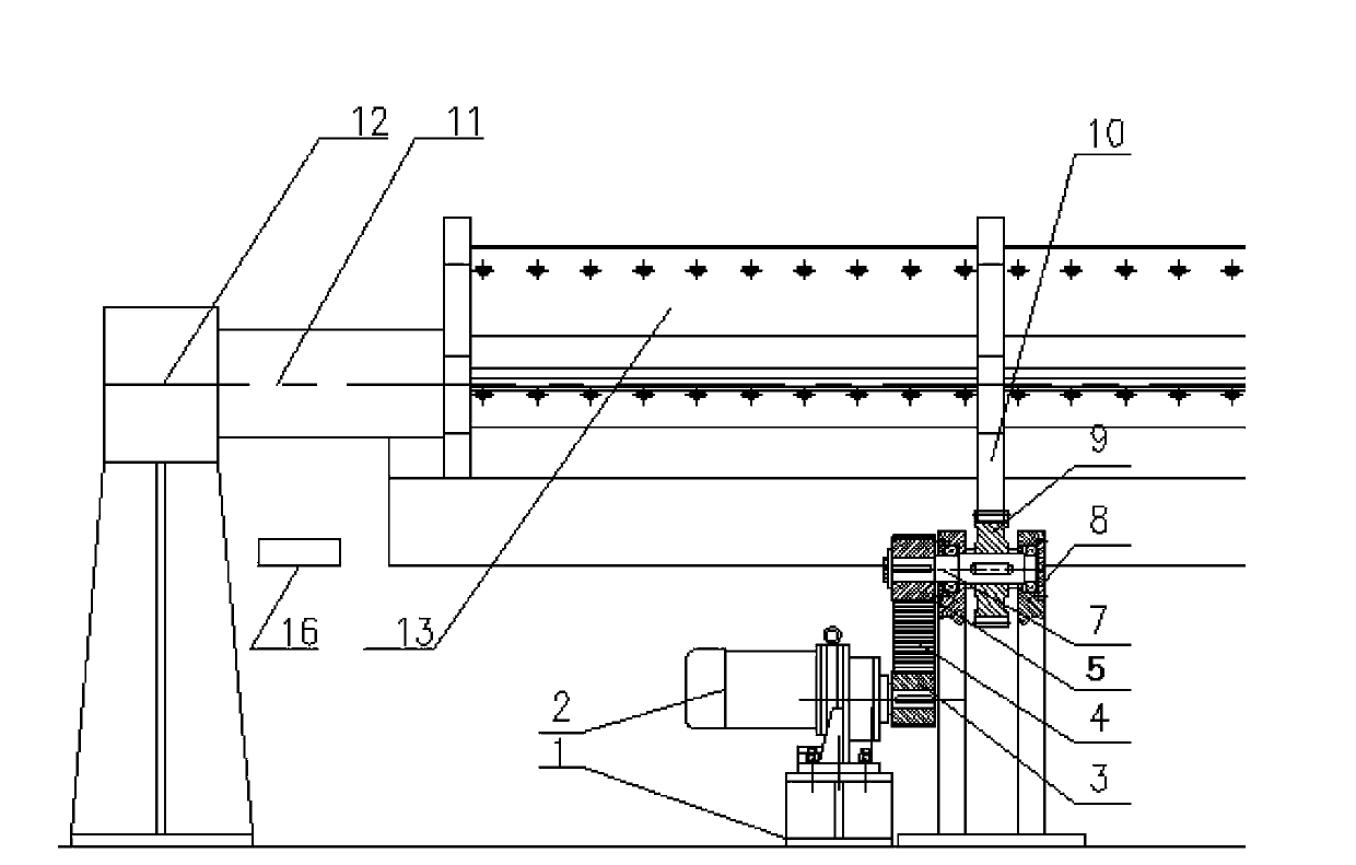 Downward-drive type device for removing dust on inner surface of steel pipe