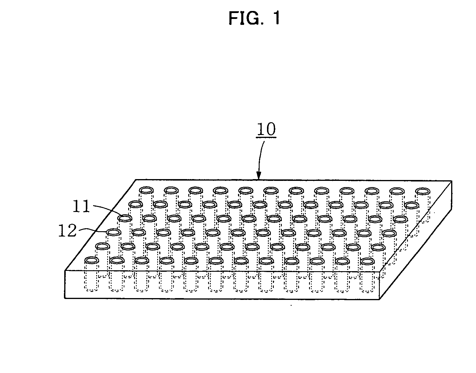 Array for crystallizing protein, device for crystallizing protein and method of screening protein crystallization using the same