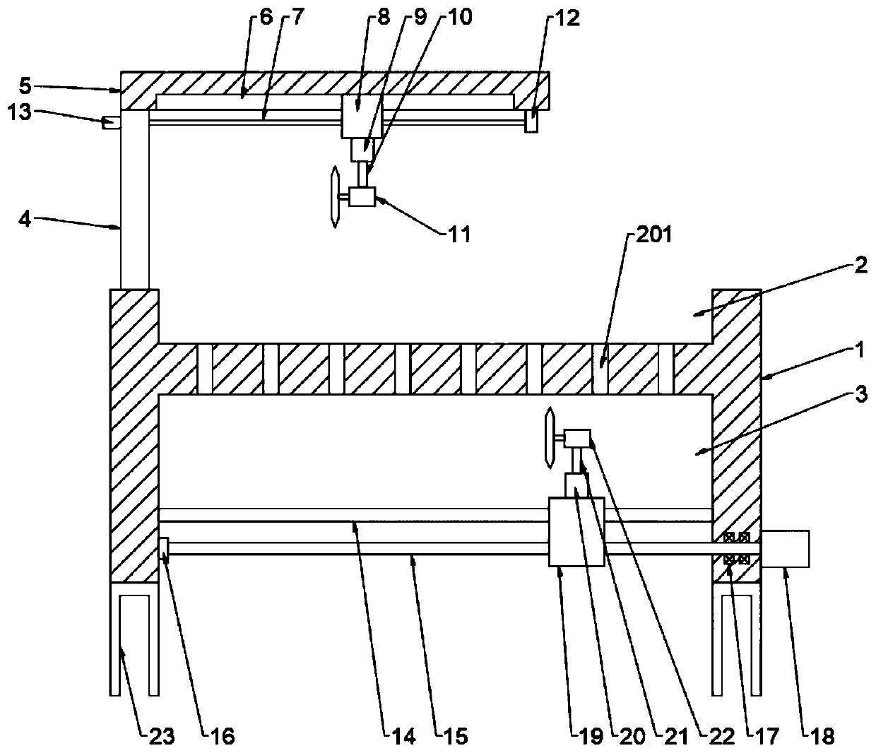 Cutting device used for aluminum alloy sheet material based on cutting space adjusting technology