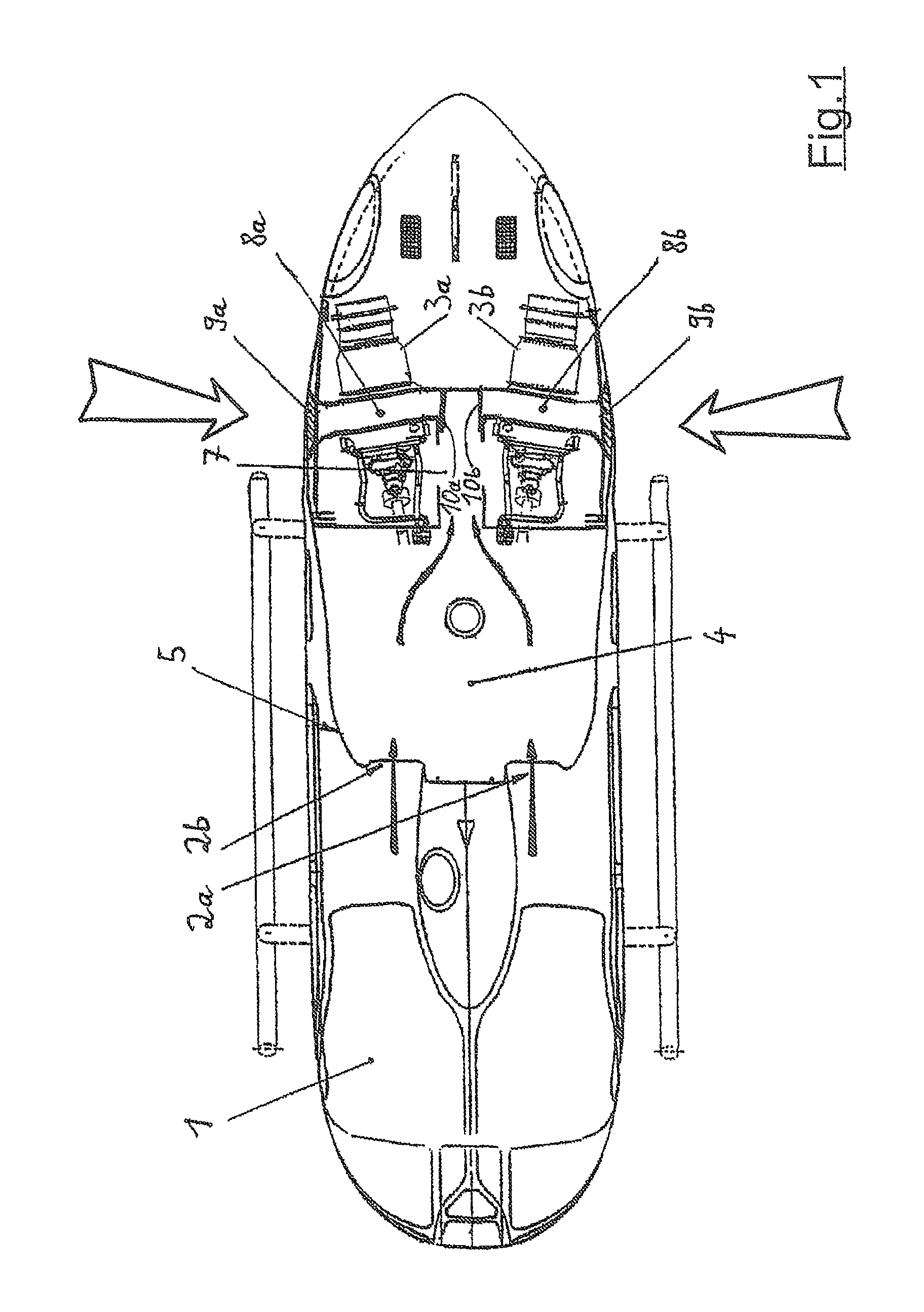 Device for feeding combustion air to an engine of an aircraft