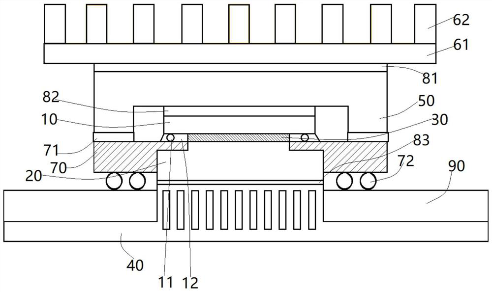 Double-sided heat dissipation large-size chip flip packaging structure and packaging method