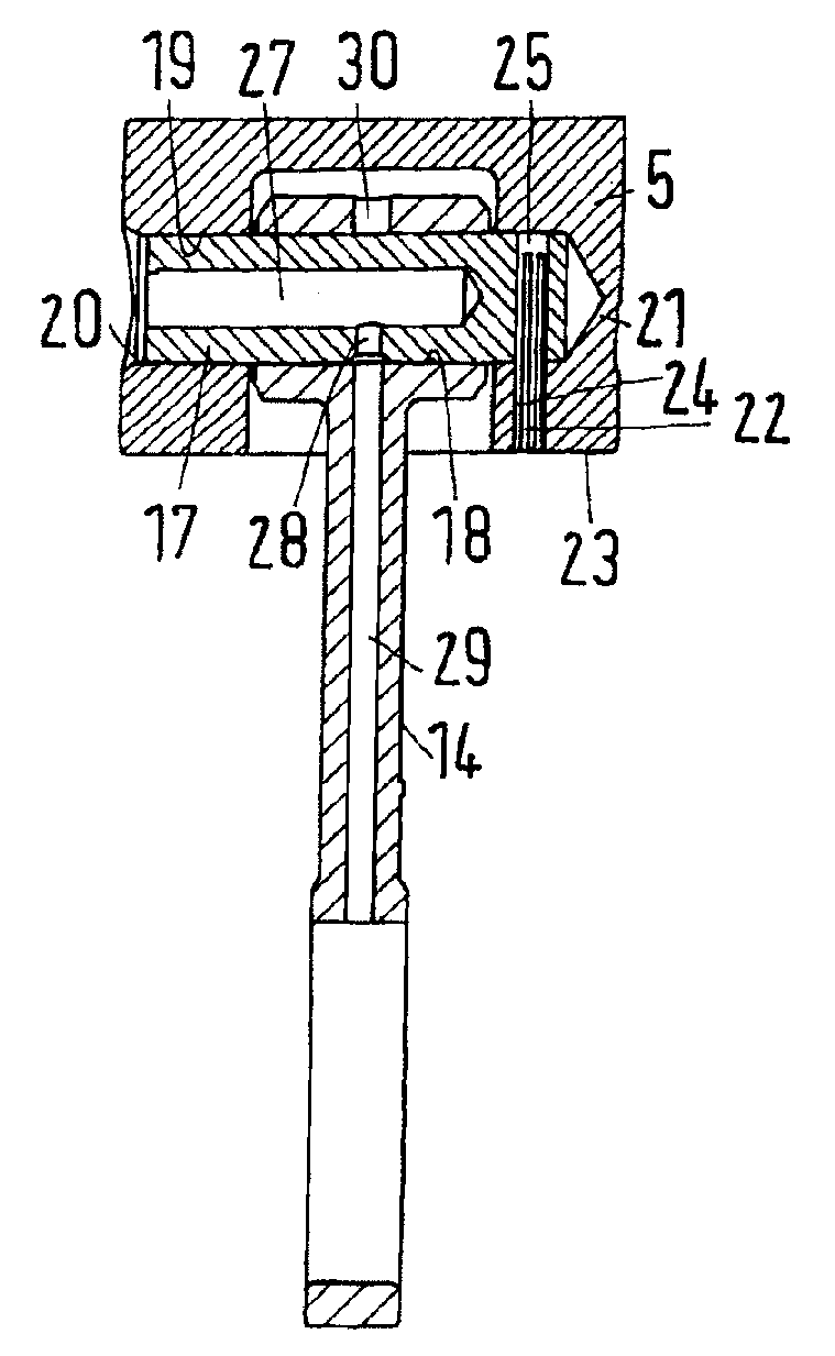 Refrigerant compressor, piston of a refrigerant compressor and piston arrangement