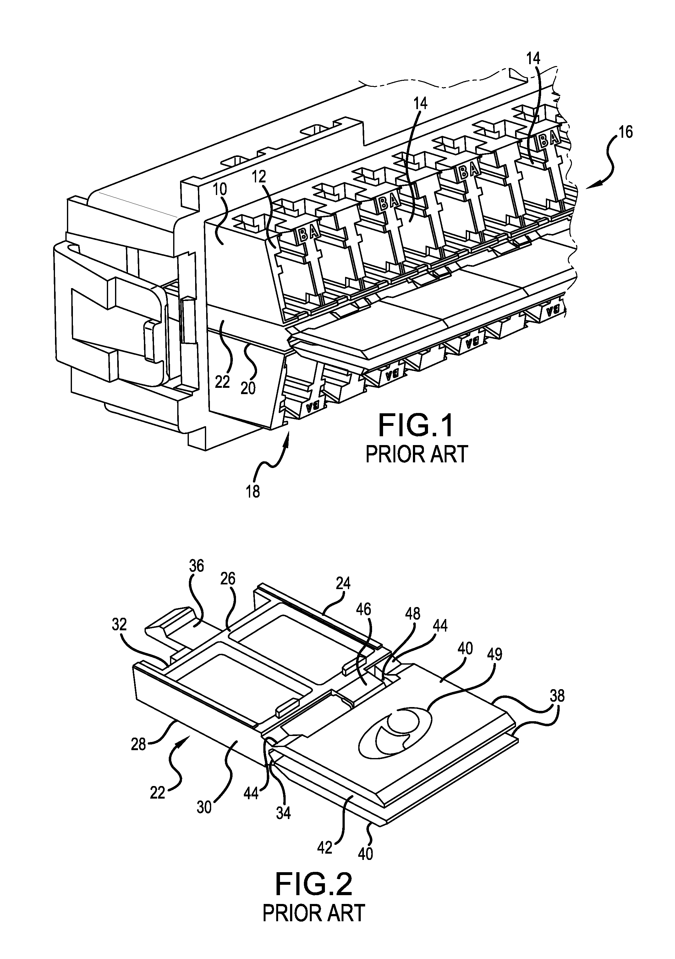 Internal shutter mechanism for a ganged fiber optic adapter