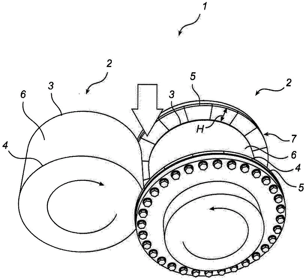 Roll crusher with at least one roll including flanges