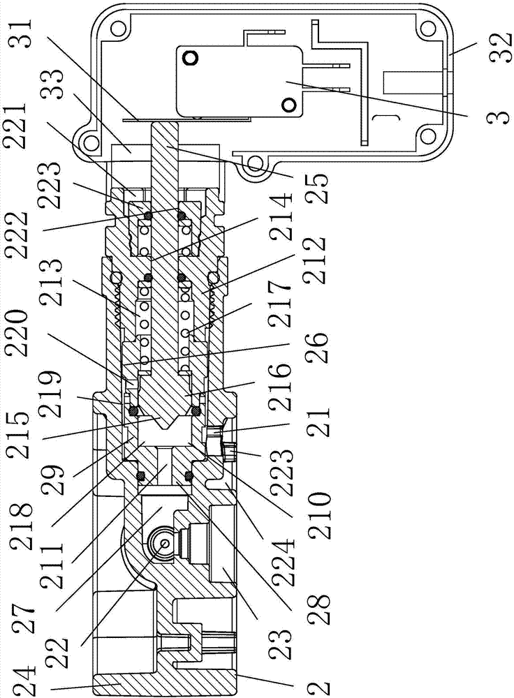 Low-pressure maintaining high-pressure washing device and low-pressure maintaining method