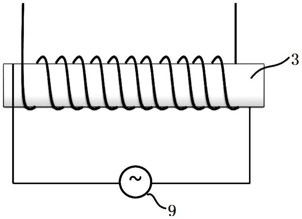 Four-wave mixing suppression method and device based on piezoelectric effect