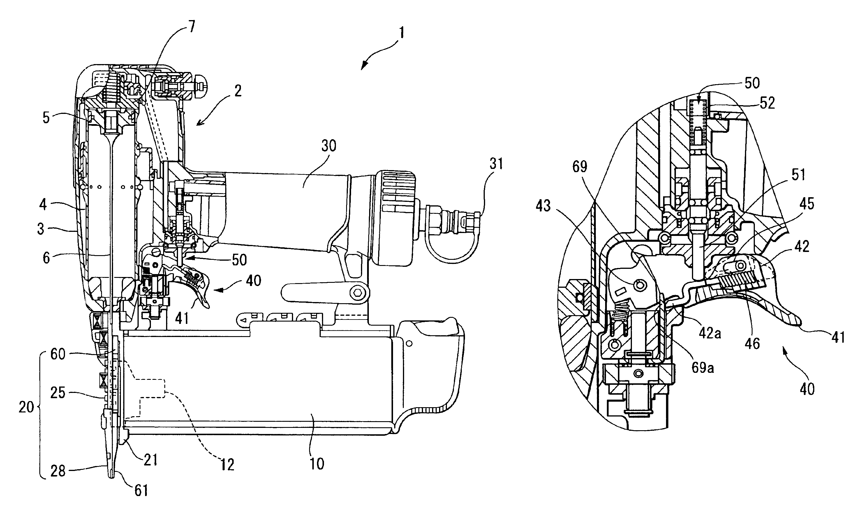 Fastener driving tool having contact arm in contact with workpiece
