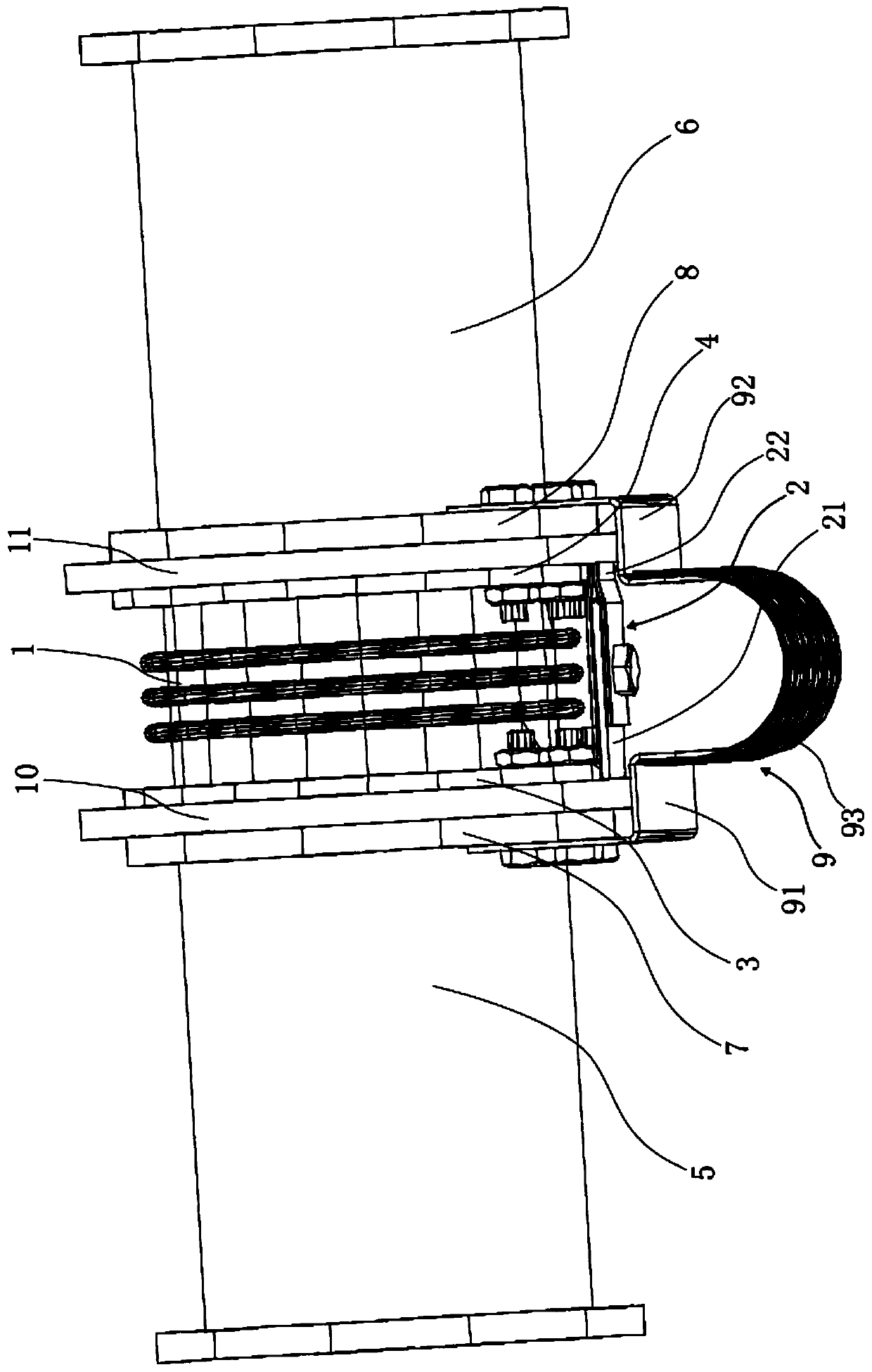 Thermal expansion and cold contraction deformation displacement compensation structure for GIL pipe of nuclear power station