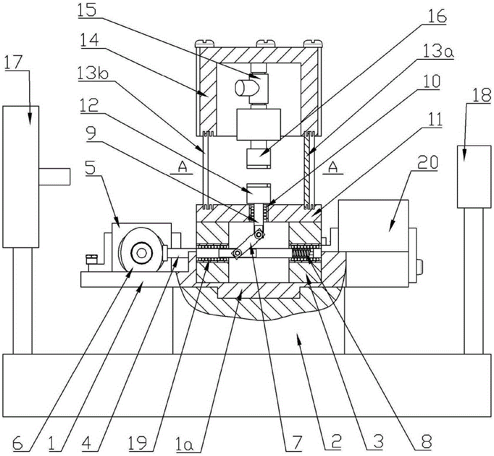 Fatigue testing machine and testing method capable of synchronously radiating light source for in-site imaging