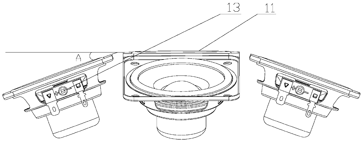 A bidirectional array sound box with multi-angle coverage