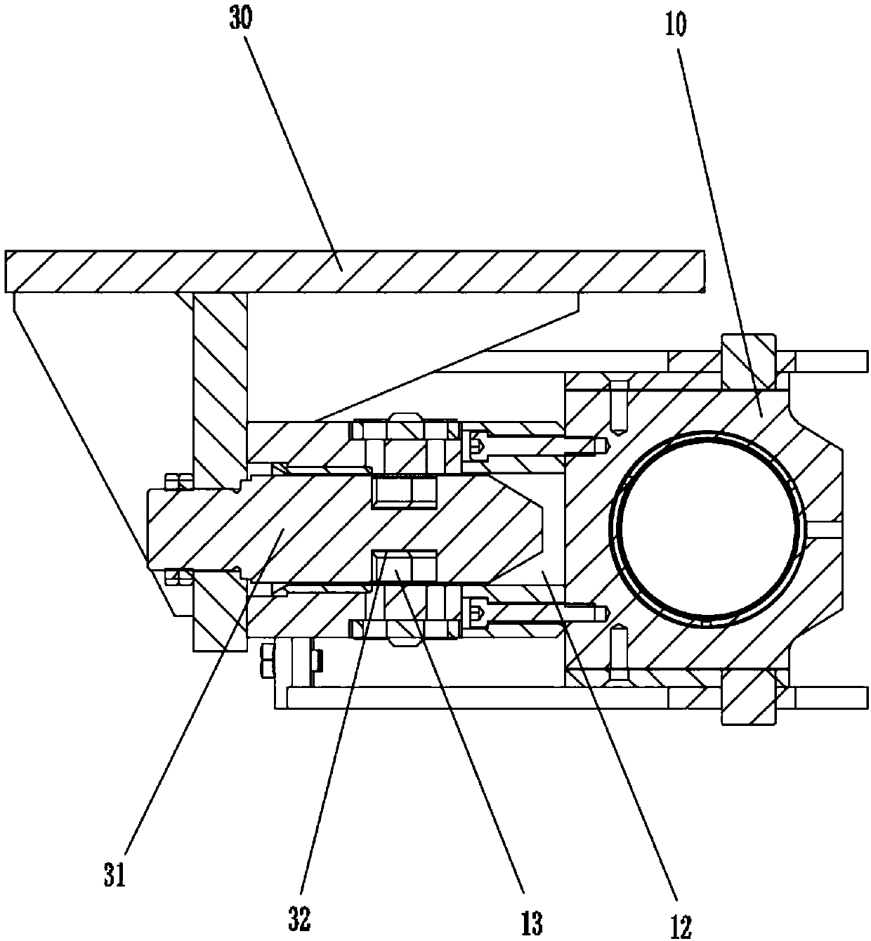 Frame automatic locking device for forming machine