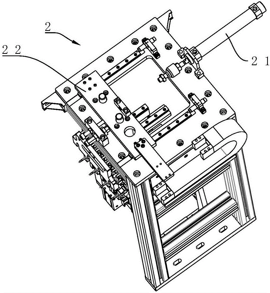 Assembly device of liquid check clips and catheters