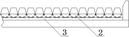 Sleeper evenly arranging device and evenly arranging construction method used for group-sleeper-type sleeper laying unit