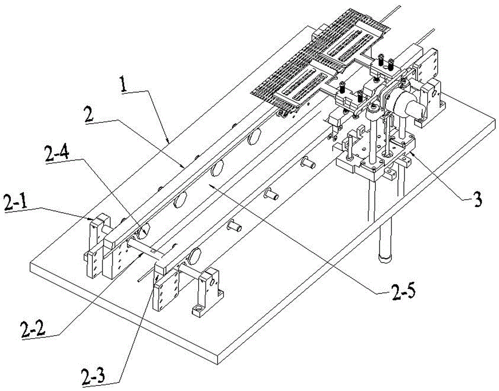 Conveying turnover device for plastic sealing strip of integrated circuit