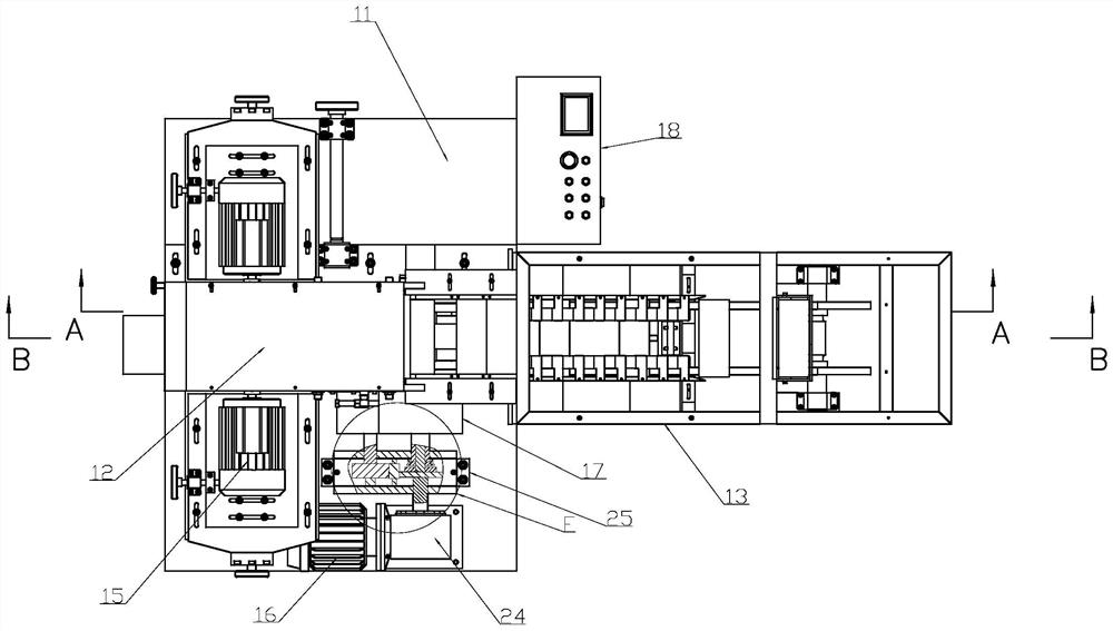 Automatic wood cutting equipment convenient to guide