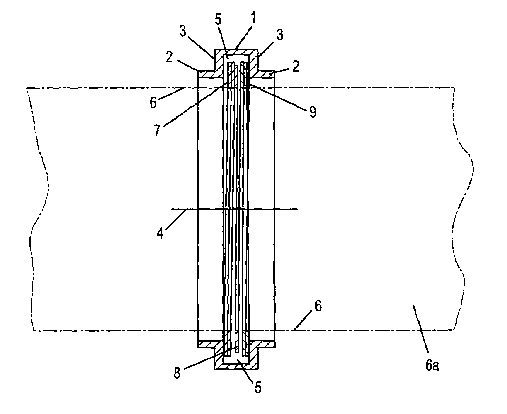 UV-irradiation device for treating fluids, comprising an improved cleaning device