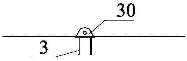 Movable independent derrick mast lifting device and lifting method thereof