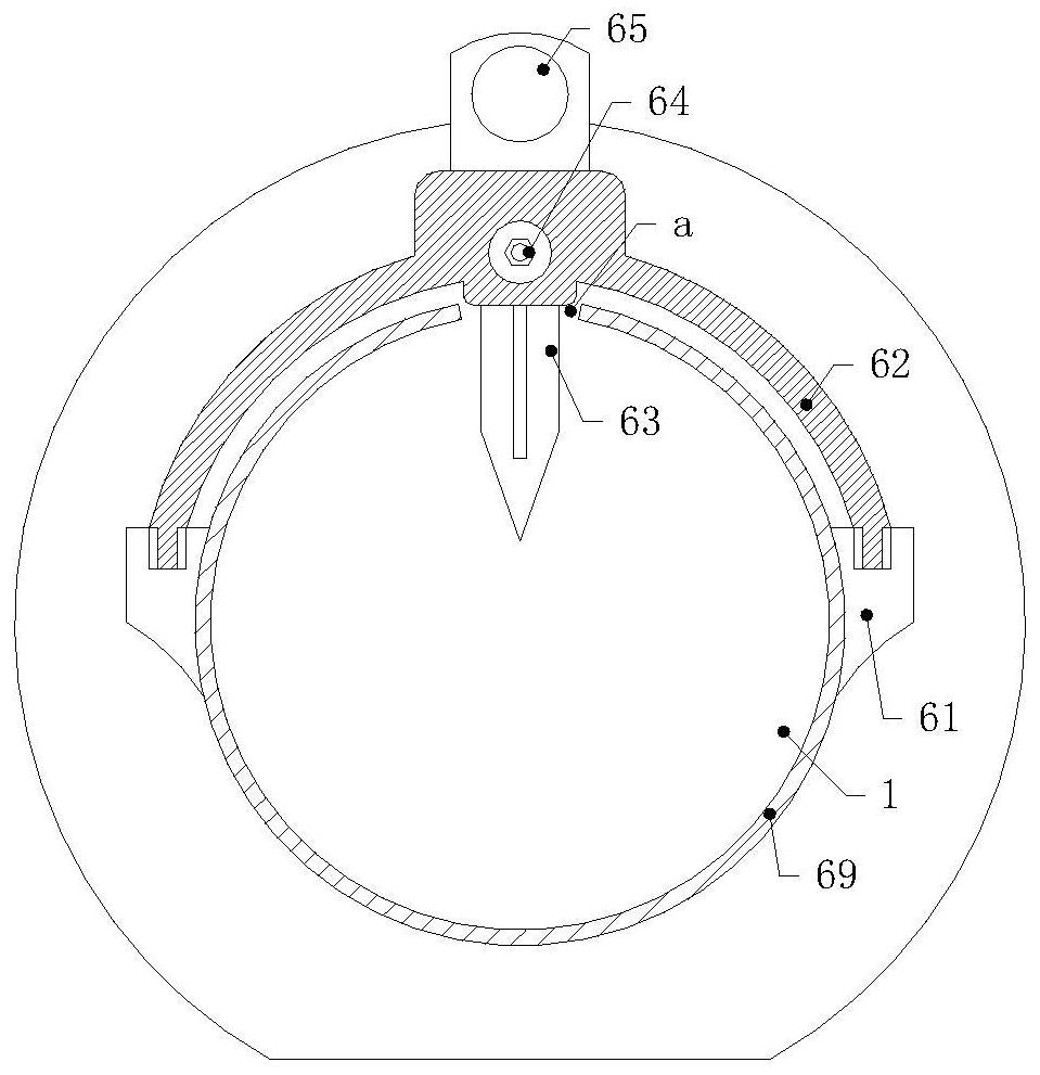 A pipe cutting device for thick-walled pvc plastic pipes