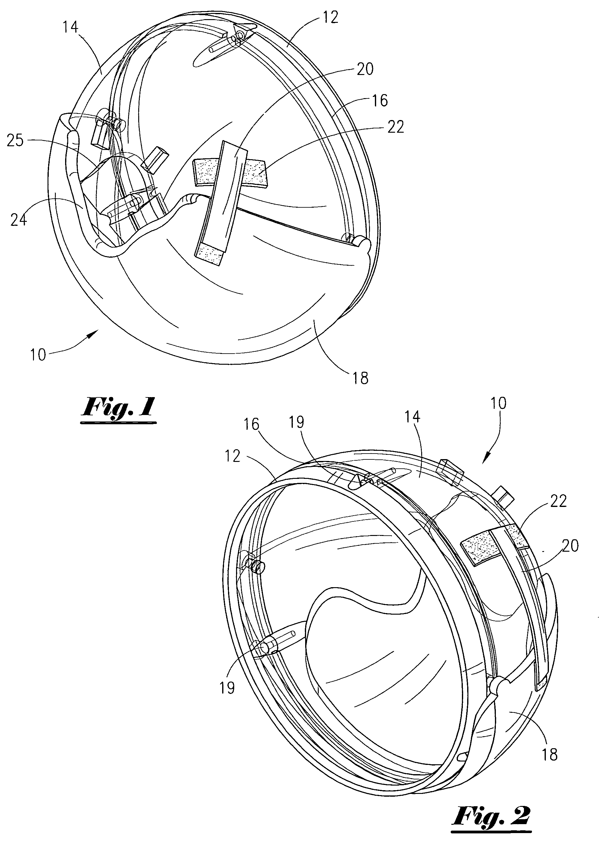 Apparatus and method for partially encapsulating an animal's head