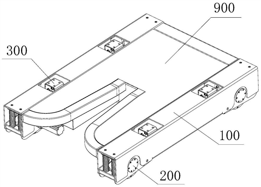 A fork-type omnidirectional heavy-duty truck