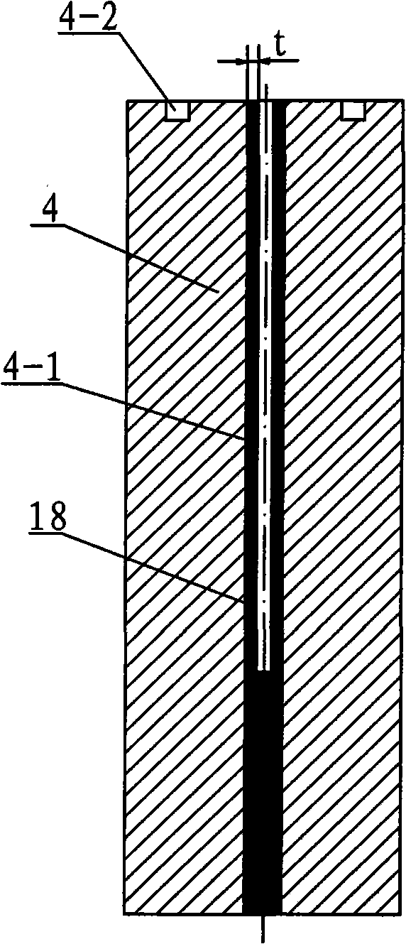 Device and method for shaping amorphous alloy thin-wall slim pipe
