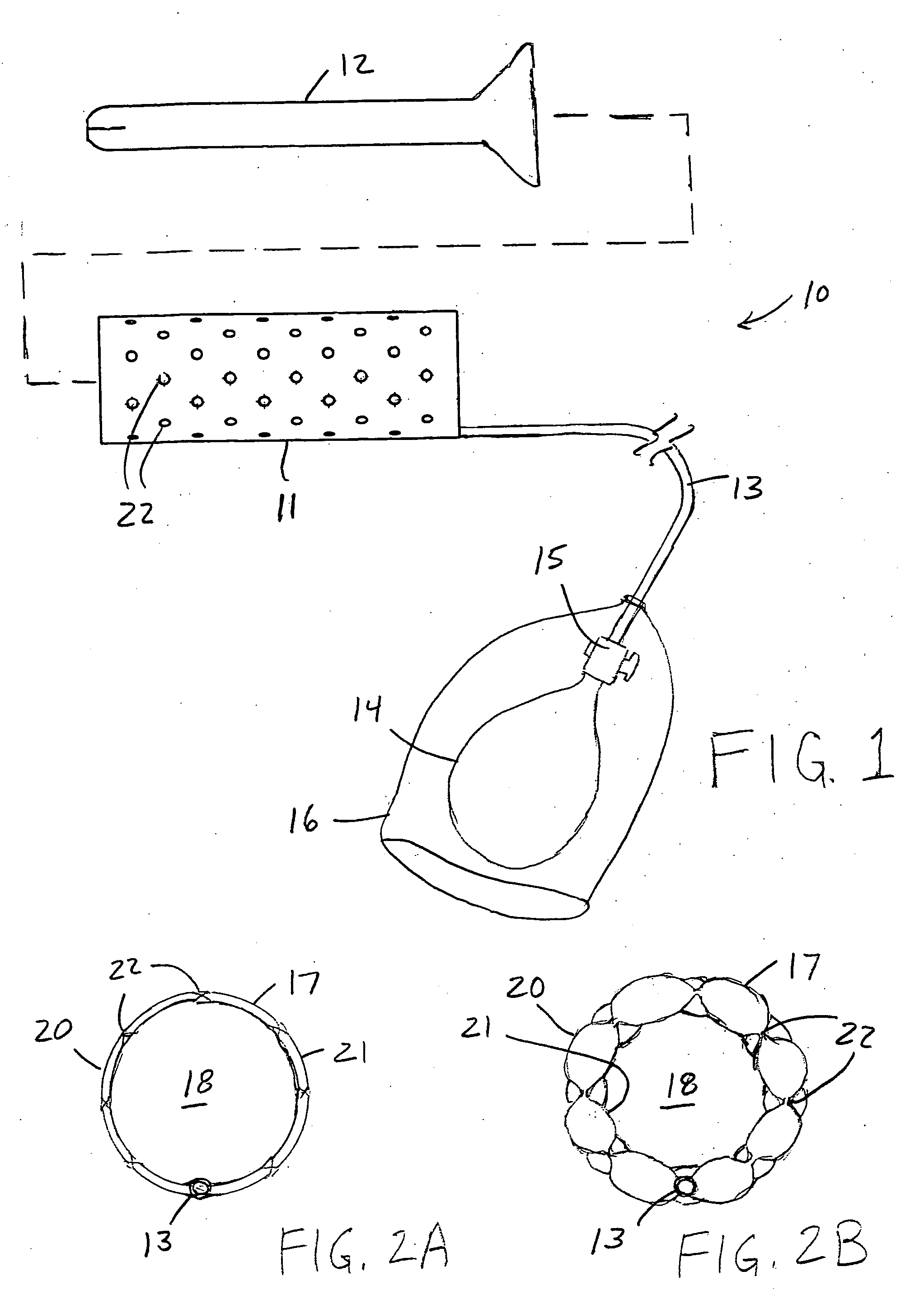 Inflatable apparatus for accessing body cavity and methods of making