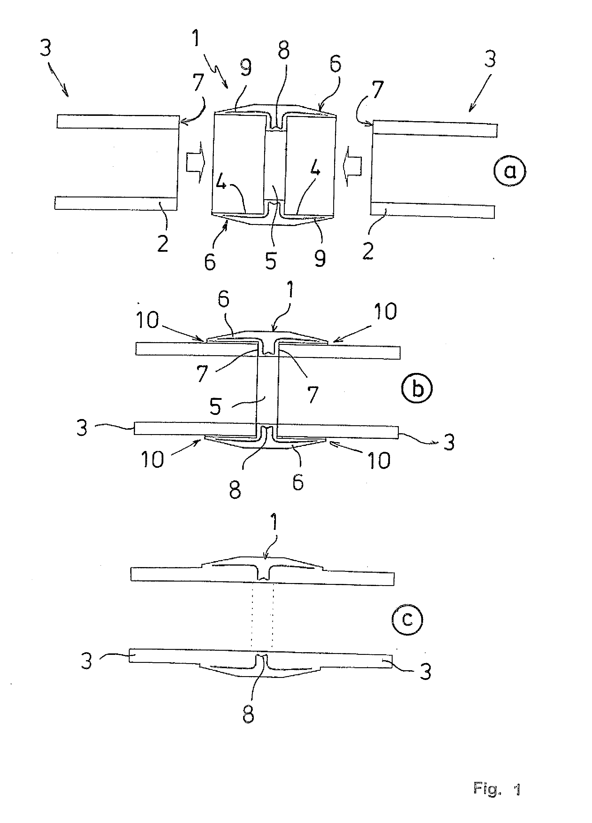 Induction connecting sleeve for connecting weldable thermoplastic elements by means of fusion